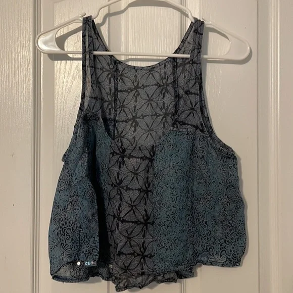 Blue Pattern Top - Picture 2 of 3